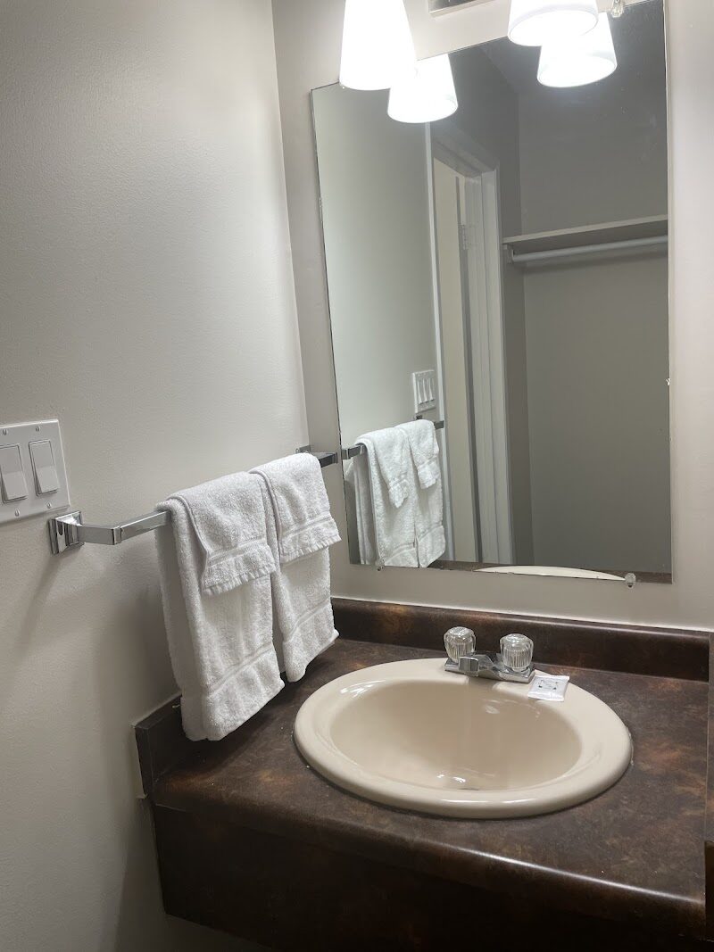 Anavada Inn & Suites Grande Prairie — photo 3
