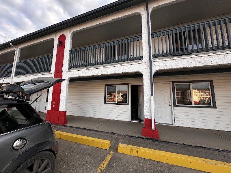 Canadian Motor Inn — photo 1