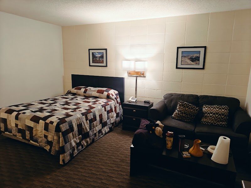 Canadian Motor Inn — photo 2