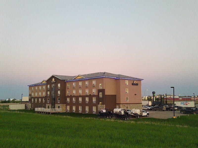 Days Inn by Wyndham Grande Prairie — photo 1