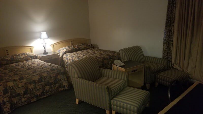 Grizzly Motor Hotel Bar