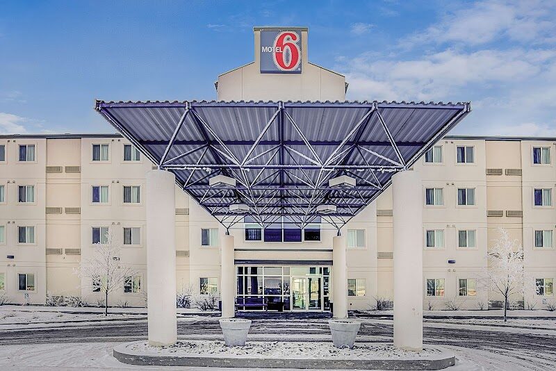 Motel 6 Grande Prairie, AB — photo 1
